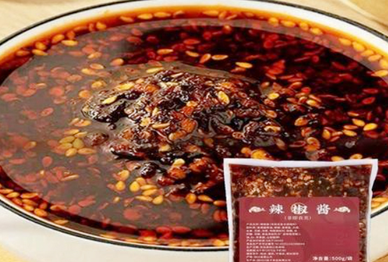 全自動辣椒油包裝機(jī)械創(chuàng)造更高的產(chǎn)品產(chǎn)量